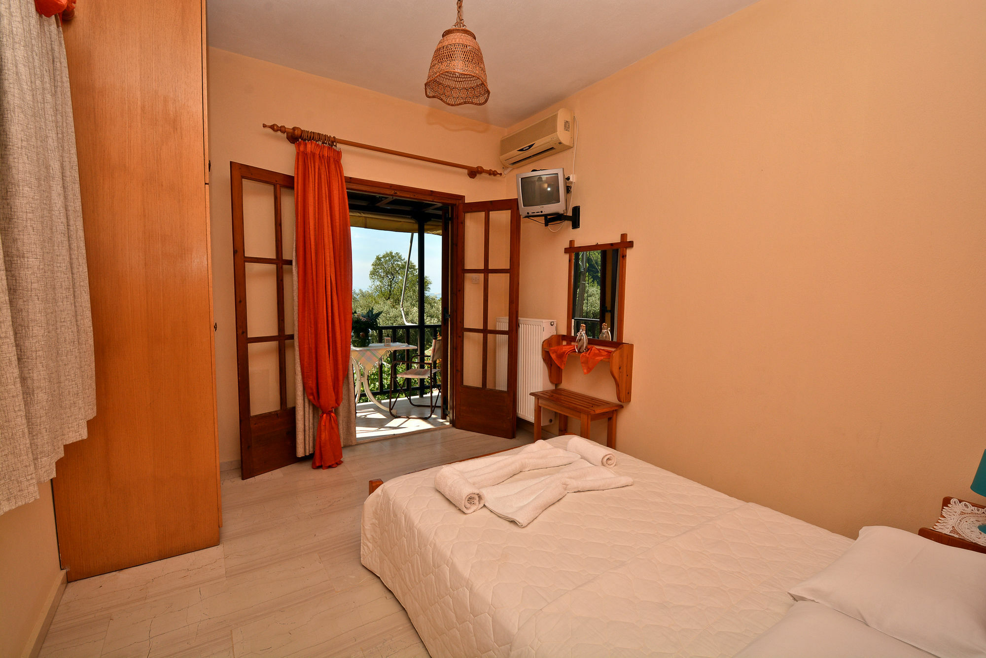 Nina Apartments Neo Klima Ngoại thất bức ảnh