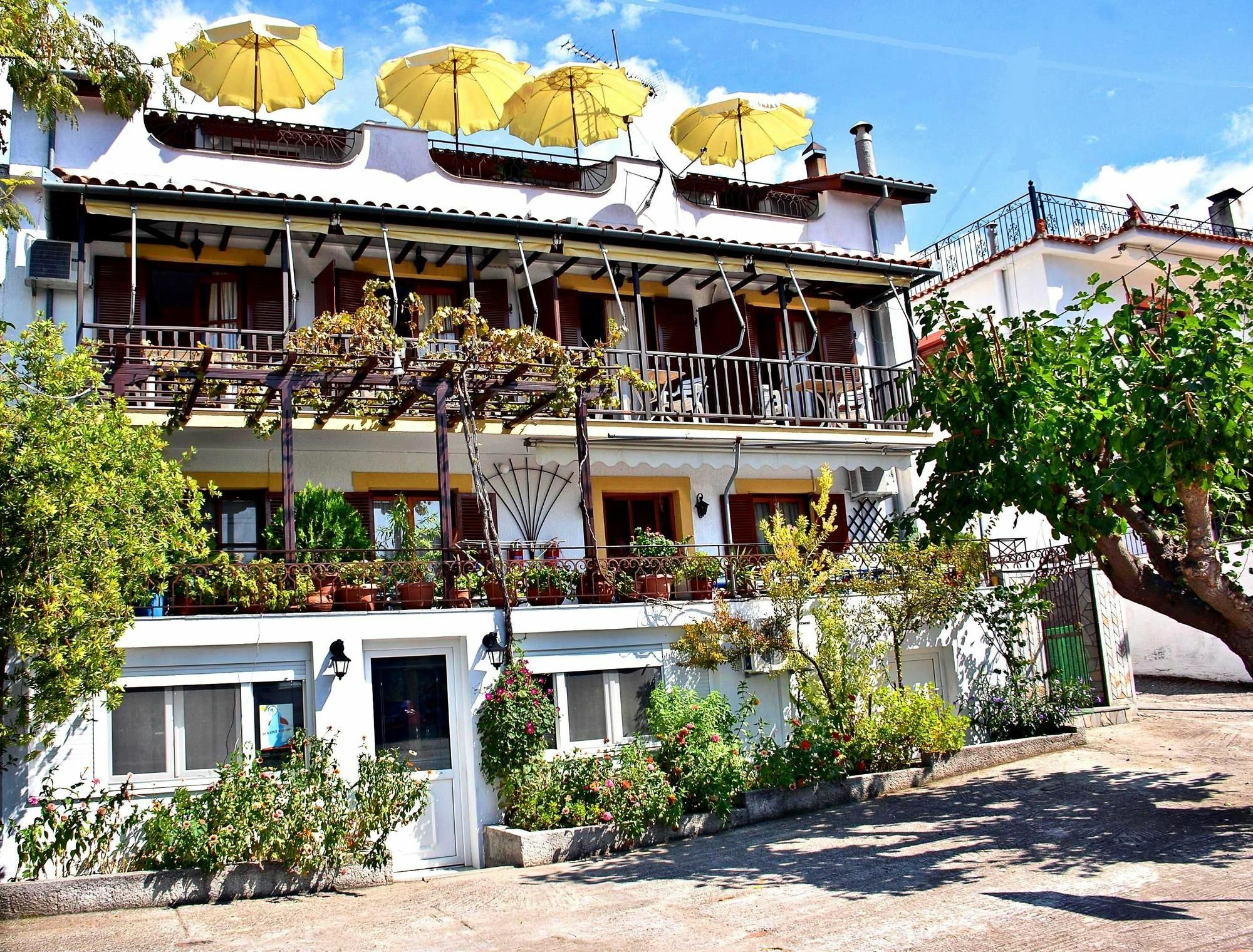 Nina Apartments Neo Klima Ngoại thất bức ảnh